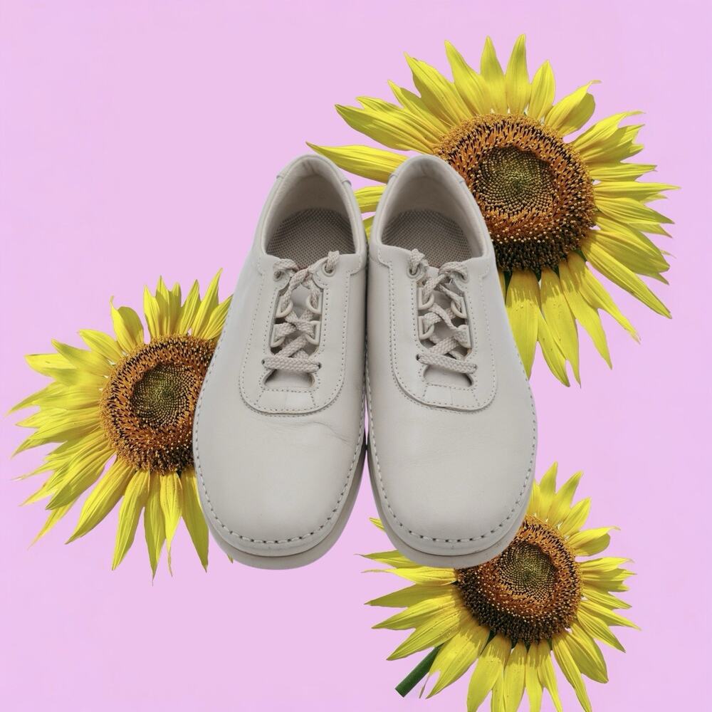SAS Traveler Athletic Lace Up Shoe Women 7.5N Beige Leather Extra Comfort
